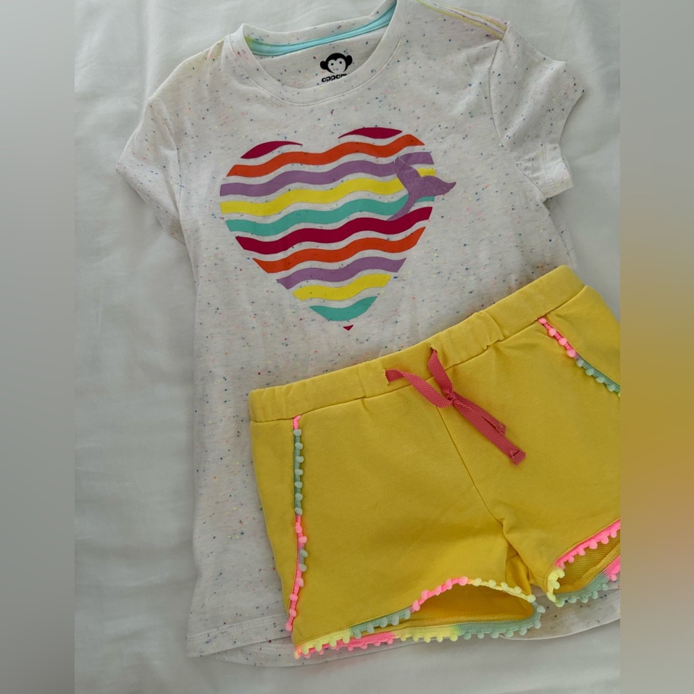 Appaman tee & shorts set Never worn size 8 excellent condition